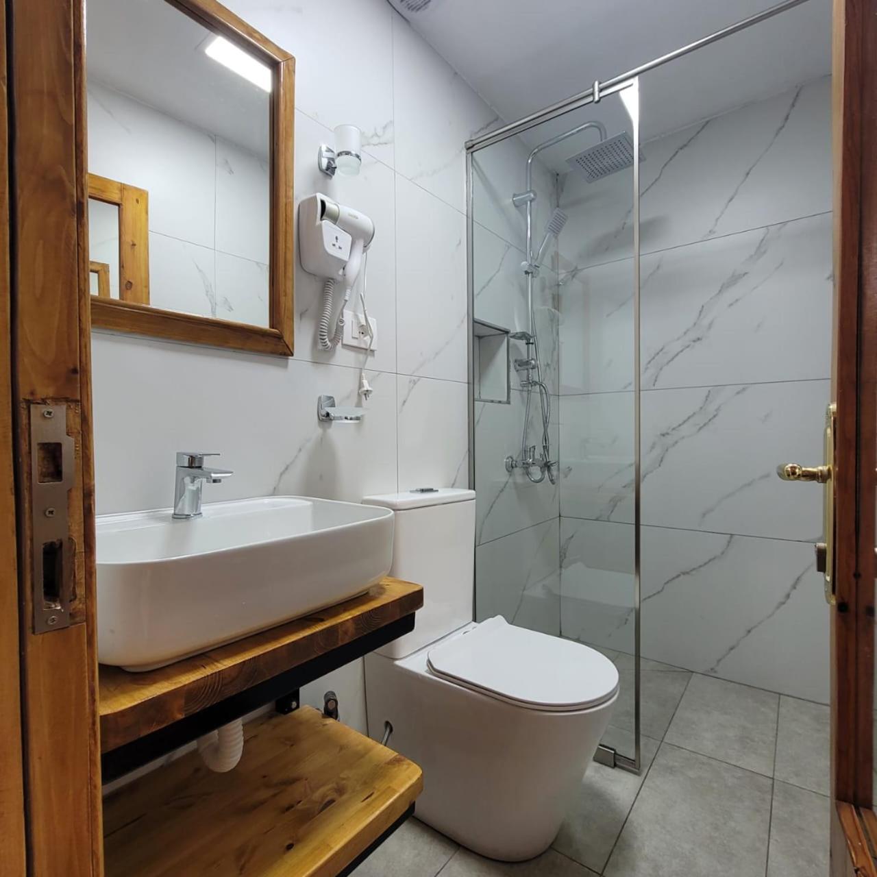 Jona Guest House Gjirokaster Exterior photo